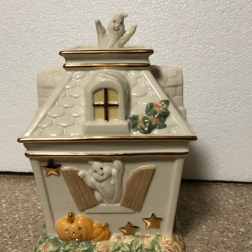 Lenox Occasions “Haunted House” Covered Candy Dish 8” Tall